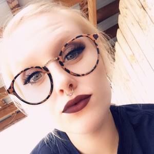 Meet your Posher, Chelsey